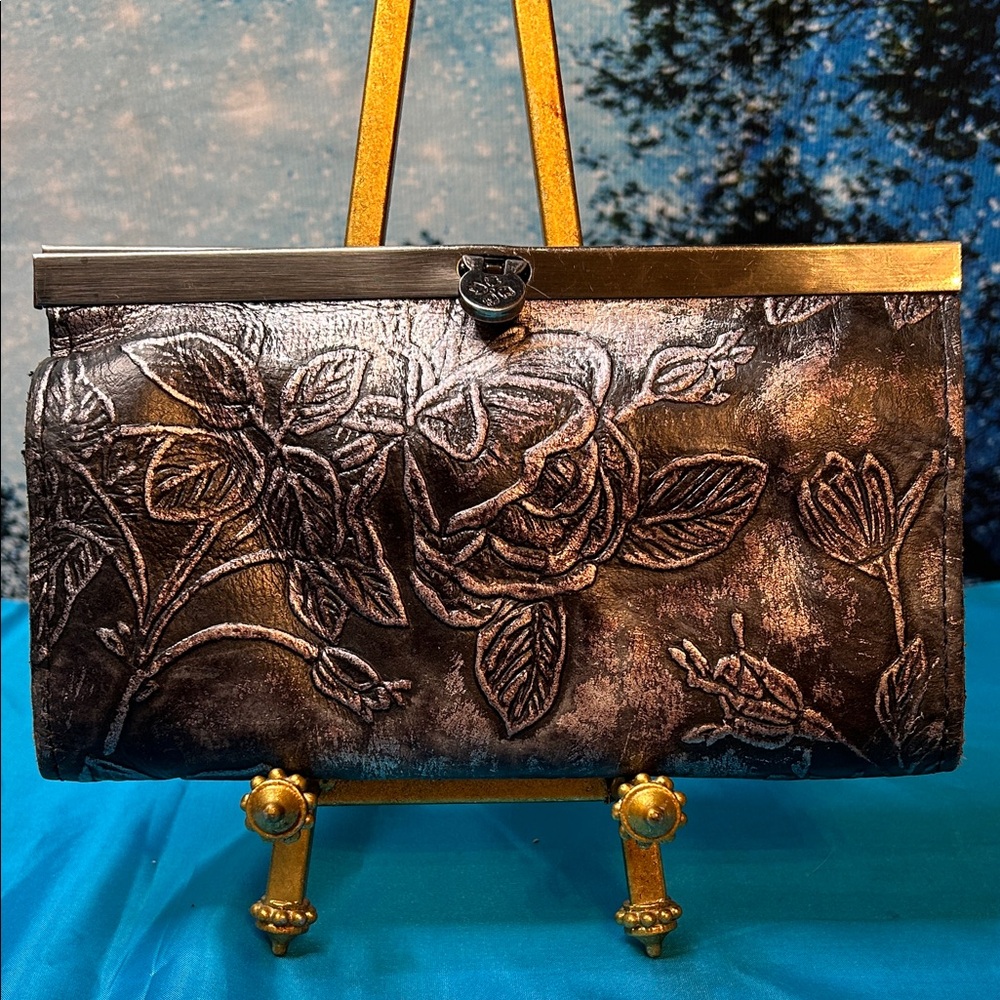 Patricia Nash Embellished Black Floral Frame Clutch Wallet GC